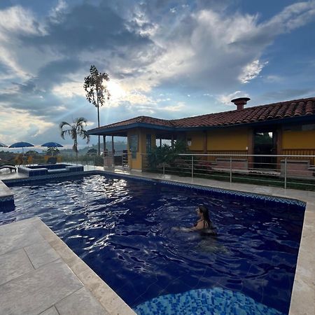 Ecohotel Guaduales 佩雷拉 外观 照片